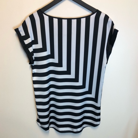 NWOT Express Top - Picture 2 of 6